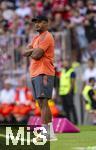 07.08.2025, Fussball Bundesliga 2025/2026, Freundschaftsspiel, Telekom-Cup, FC Bayern Mnchen - Tottenham Hotspur, in der Allianz-Arena Mnchen, Trainer Vincent Kompany (FC Bayern Mnchen) nachdenklich 