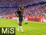 07.08.2025, Fussball Bundesliga 2025/2026, Freundschaftsspiel, Telekom-Cup, FC Bayern Mnchen - Tottenham Hotspur, in der Allianz-Arena Mnchen, Torjubel v.li: Wisdom Mike (FC Bayern Mnchen) mit Jonah Kusi-Asare (Bayern Mnchen) 