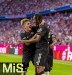 07.08.2025, Fussball Bundesliga 2025/2026, Freundschaftsspiel, Telekom-Cup, FC Bayern Mnchen - Tottenham Hotspur, in der Allianz-Arena Mnchen, Torjubel v.li: Lennart Karl (Bayern Mnchen) mit Jonah Kusi-Asare (Bayern Mnchen) 