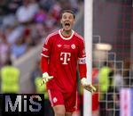 07.08.2025, Fussball Bundesliga 2025/2026, Freundschaftsspiel, Telekom-Cup, FC Bayern Mnchen - Tottenham Hotspur, in der Allianz-Arena Mnchen, Torwart Manuel Neuer (FC Bayern Mnchen) gibt Anweisungen