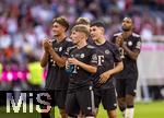 07.08.2025, Fussball Bundesliga 2025/2026, Freundschaftsspiel, Telekom-Cup, FC Bayern Mnchen - Tottenham Hotspur, in der Allianz-Arena Mnchen, Schlussjubel, v.li: Tom Bischof (Bayern Mnchen), Lennart Karl (Bayern Mnchen), Felipe Chavez (Bayern Mnchen) 