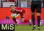 07.08.2025, Fussball Bundesliga 2025/2026, Freundschaftsspiel, Telekom-Cup, FC Bayern Mnchen - Tottenham Hotspur, in der Allianz-Arena Mnchen, Torwart Manuel Neuer (FC Bayern Mnchen) hat den Ball sicher 