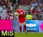 07.08.2025, Fussball Bundesliga 2025/2026, Freundschaftsspiel, Telekom-Cup, FC Bayern Mnchen - Tottenham Hotspur, in der Allianz-Arena Mnchen, Torwart Manuel Neuer (FC Bayern Mnchen) wirft den Ball ab.