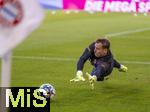 07.08.2025, Fussball Bundesliga 2025/2026, Freundschaftsspiel, Telekom-Cup, FC Bayern Mnchen - Tottenham Hotspur, in der Allianz-Arena Mnchen, Torwart Manuel Neuer (FC Bayern Mnchen) wrmt sich auf
