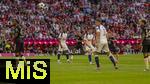 07.08.2025, Fussball Bundesliga 2025/2026, Freundschaftsspiel, Telekom-Cup, FC Bayern Mnchen - Tottenham Hotspur, in der Allianz-Arena Mnchen, Torschuss von Lennart Karl (Bayern Mnchen) als Weitschuss zum 3:0