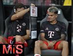 12.08.2025, Fussball Bundesliga 2025/2026, Freundschaftsspiel, Grasshopper Club Zrich - FC Bayern Mnchen - im Stadion am Letzigrund, Zrich (Schweiz). v.l. Leon Goretzka (FC Bayern Mnchen) und Luis Diaz (FC Bayern Mnchen) haben sichtlich Spass