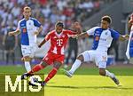 12.08.2025, Fussball Bundesliga 2025/2026, Freundschaftsspiel, Grasshopper Club Zrich - FC Bayern Mnchen - im Stadion am Letzigrund, Zrich (Schweiz). v.l. Serge Gnabry (FC Bayern Mnchen) gegen Yannick Bettkober (Grasshopper Club Zrich) 