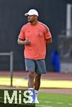 12.08.2025, Fussball Bundesliga 2025/2026, Freundschaftsspiel, Grasshopper Club Zrich - FC Bayern Mnchen - im Stadion am Letzigrund, Zrich (Schweiz). Trainer Vincent Kompany (FC Bayern Mnchen) 