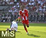 12.08.2025, Fussball Bundesliga 2025/2026, Freundschaftsspiel, Grasshopper Club Zrich - FC Bayern Mnchen - im Stadion am Letzigrund, Zrich (Schweiz). Wisdom Mike (FC Bayern Mnchen) freut sich