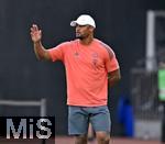 12.08.2025, Fussball Bundesliga 2025/2026, Freundschaftsspiel, Grasshopper Club Zrich - FC Bayern Mnchen - im Stadion am Letzigrund, Zrich (Schweiz). Trainer Vincent Kompany (FC Bayern Mnchen) 