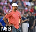 12.08.2025, Fussball Bundesliga 2025/2026, Freundschaftsspiel, Grasshopper Club Zrich - FC Bayern Mnchen - im Stadion am Letzigrund, Zrich (Schweiz). Trainer Vincent Kompany (FC Bayern Mnchen) 