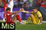 12.08.2025, Fussball Bundesliga 2025/2026, Freundschaftsspiel, Grasshopper Club Zrich - FC Bayern Mnchen - im Stadion am Letzigrund, Zrich (Schweiz). v.l. Luis Diaz (FC Bayern Mnchen) und Torwart Nocolas Glaus (Grasshopper Club Zrich) 