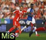 12.08.2025, Fussball Bundesliga 2025/2026, Freundschaftsspiel, Grasshopper Club Zrich - FC Bayern Mnchen - im Stadion am Letzigrund, Zrich (Schweiz). Luis Diaz (FC Bayern Mnchen) am Ball.