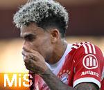 12.08.2025, Fussball Bundesliga 2025/2026, Freundschaftsspiel, Grasshopper Club Zrich - FC Bayern Mnchen - im Stadion am Letzigrund, Zrich (Schweiz). Luis Diaz (FC Bayern Mnchen) erfrischt sich mit Wasser bei der Hitze