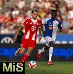 12.08.2025, Fussball Bundesliga 2025/2026, Freundschaftsspiel, Grasshopper Club Zrich - FC Bayern Mnchen - im Stadion am Letzigrund, Zrich (Schweiz). v.li: Luis Diaz (FC Bayern Mnchen) gegen Yannick Bettkober (Grasshopper Club Zrich) 