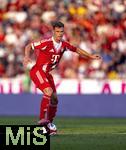 12.08.2025, Fussball Bundesliga 2025/2026, Freundschaftsspiel, Grasshopper Club Zrich - FC Bayern Mnchen - im Stadion am Letzigrund, Zrich (Schweiz). Joshua Kimmich (FC Bayern Mnchen) am Ball 