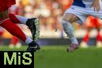 12.08.2025, Fussball Bundesliga 2025/2026, Freundschaftsspiel, Grasshopper Club Zrich - FC Bayern Mnchen - im Stadion am Letzigrund, Zrich (Schweiz). zweikampf, detail Schuhe