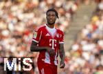 12.08.2025, Fussball Bundesliga 2025/2026, Freundschaftsspiel, Grasshopper Club Zrich - FC Bayern Mnchen - im Stadion am Letzigrund, Zrich (Schweiz). Michael Olise (FC Bayern Mnchen) nachdenklich 