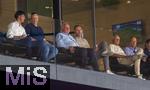 12.08.2025, Fussball Bundesliga 2025/2026, Freundschaftsspiel, Grasshopper Club Zrich - FC Bayern Mnchen - im Stadion am Letzigrund, Zrich (Schweiz). Ehren-Prsident Uli Hoene (FC Bayern Mnchen, Hoeness) auf der Tribne als Zuschauer 
