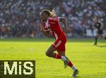 12.08.2025, Fussball Bundesliga 2025/2026, Freundschaftsspiel, Grasshopper Club Zrich - FC Bayern Mnchen - im Stadion am Letzigrund, Zrich (Schweiz). Sacha Boey (FC Bayern Mnchen) in Aktion.