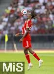12.08.2025, Fussball Bundesliga 2025/2026, Freundschaftsspiel, Grasshopper Club Zrich - FC Bayern Mnchen - im Stadion am Letzigrund, Zrich (Schweiz). Jonah Kusi-Asare (Bayern Mnchen) am Ball 