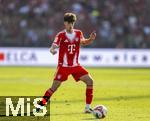 12.08.2025, Fussball Bundesliga 2025/2026, Freundschaftsspiel, Grasshopper Club Zrich - FC Bayern Mnchen - im Stadion am Letzigrund, Zrich (Schweiz). David Santos Daiber (Bayern Mnchen) am Ball 