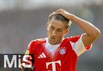 12.08.2025, Fussball Bundesliga 2025/2026, Freundschaftsspiel, Grasshopper Club Zrich - FC Bayern Mnchen - im Stadion am Letzigrund, Zrich (Schweiz). Tom Bischof (Bayern Mnchen) nachdenklich 