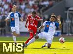 12.08.2025, Fussball Bundesliga 2025/2026, Freundschaftsspiel, Grasshopper Club Zrich - FC Bayern Mnchen - im Stadion am Letzigrund, Zrich (Schweiz). Serge Gnabry (FC Bayern Mnchen) Schuss gegen Yannick Bettkober (Grasshopper Club Zrich).