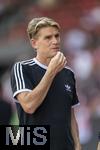 12.08.2025, Fussball Bundesliga 2025/2026, Freundschaftsspiel, Grasshopper Club Zrich - FC Bayern Mnchen - im Stadion am Letzigrund, Zrich (Schweiz). Sportdirektor Christoph Freund (Bayern Mnchen) nachdenklich 