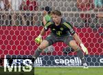 12.08.2025, Fussball Bundesliga 2025/2026, Freundschaftsspiel, Grasshopper Club Zrich - FC Bayern Mnchen - im Stadion am Letzigrund, Zrich (Schweiz). Torwart Jonas Urbig (FC Bayern Mnchen) 