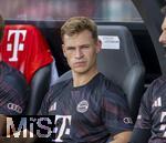 12.08.2025, Fussball Bundesliga 2025/2026, Freundschaftsspiel, Grasshopper Club Zrich - FC Bayern Mnchen - im Stadion am Letzigrund, Zrich (Schweiz). Joshua Kimmich (FC Bayern Mnchen) nachdenklich auf der Bank.