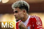 12.08.2025, Fussball Bundesliga 2025/2026, Freundschaftsspiel, Grasshopper Club Zrich - FC Bayern Mnchen - im Stadion am Letzigrund, Zrich (Schweiz). Luis Diaz (FC Bayern Mnchen) wscht sich den Kopf bei der Hitze als Erfrischung. 