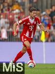 12.08.2025, Fussball Bundesliga 2025/2026, Freundschaftsspiel, Grasshopper Club Zrich - FC Bayern Mnchen - im Stadion am Letzigrund, Zrich (Schweiz). Leon Goretzka (FC Bayern Mnchen) am Ball 