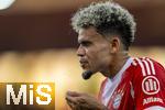 12.08.2025, Fussball Bundesliga 2025/2026, Freundschaftsspiel, Grasshopper Club Zrich - FC Bayern Mnchen - im Stadion am Letzigrund, Zrich (Schweiz). Luis Diaz (FC Bayern Mnchen) wscht sich den Kopf bei der Hitze als Erfrischung.