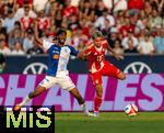 12.08.2025, Fussball Bundesliga 2025/2026, Freundschaftsspiel, Grasshopper Club Zrich - FC Bayern Mnchen - im Stadion am Letzigrund, Zrich (Schweiz). v.li: Imourane Hassane (Grasshopper Club Zrich) gegen Luis Diaz (FC Bayern Mnchen) 