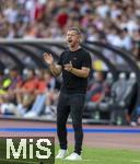 12.08.2025, Fussball Bundesliga 2025/2026, Freundschaftsspiel, Grasshopper Club Zrich - FC Bayern Mnchen - im Stadion am Letzigrund, Zrich (Schweiz). Trainer Gerald Scheiblehner (Grasshopper Club Zrich) am Spielfeldrand