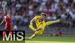 12.08.2025, Fussball Bundesliga 2025/2026, Freundschaftsspiel, Grasshopper Club Zrich - FC Bayern Mnchen - im Stadion am Letzigrund, Zrich (Schweiz). Justin Hammel (Grasshopper Club Zrich) fliegt durch den Strafraum.
