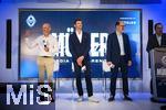 14.08.2025, Fussball Major League Soccer (MLS) 2025/2026 Kanada, Neuzugang aus Deutschland bei den Vancouver Whitecaps FC, Thomas Mller vom FC Bayern Mnchen wird bei einer Pressekonferenz offiziell vorgestellt. v.li: Jesper Srensen (Whitecaps FC head coach), Thomas Mller, Sportdirektor Axel Schuster (Whitecaps FC CEO & sporting director) 