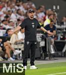 16.08.2025, Fussball Bundesliga 2025/2026, Franz-Beckenbauer-Supercup, VfB Stuttgart - FC Bayern Mnchen, in der MHP-Arena (Stuttgart). Trainer Sebastian Hoene (Stuttgart) breitet die Arme aus