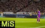 16.08.2025, Fussball Bundesliga 2025/2026, Franz-Beckenbauer-Supercup, VfB Stuttgart - FC Bayern Mnchen, in der MHP-Arena (Stuttgart). Torwart Manuel Neuer (FC Bayern Mnchen), hinten eine Werbebande mit FC26 Werbung. EA Sports FC 26 Fussball-Simulations-Videospiel.