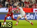 22.08.2025, Fussball Bundesliga 2025/2026, 1.Spieltag, FC Bayern Mnchen - RB Leipzig, in der Allianz-Arena Mnchen, v.li: Michael Olise (FC Bayern Mnchen) gegen David Raum (RB Leipzig) 