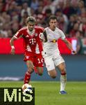 22.08.2025, Fussball Bundesliga 2025/2026, 1.Spieltag, FC Bayern Mnchen - RB Leipzig, in der Allianz-Arena Mnchen, v.li: Luis Diaz (FC Bayern Mnchen) gegen Willi Orban (RB Leipzig) 