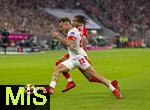 22.08.2025, Fussball Bundesliga 2025/2026, 1.Spieltag, FC Bayern Mnchen - RB Leipzig, in der Allianz-Arena Mnchen, David Raum (RB Leipzig) gegen Michael Olise (FC Bayern Mnchen) 