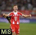 30.08.2025, Fussball 1. Bundesliga 2025/2026, 2.Spieltag, FC Augsburg - FC Bayern Mnchen, in der WWK-Arena Augsburg. Joshua Kimmich (FC Bayern Mnchen) jubelt
 

