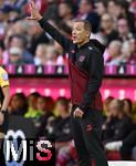 06.09.2025, Google-Pixel Frauenfussball Bundesliga 2025/2026, 1.Spieltag, FC Bayern Mnchen - Bayer 04 Leverkusen, in der Allianz-Arena Mnchen, Trainer Jose Barcala (FC Bayern Mnchen) 

