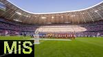 06.09.2025, Google-Pixel Frauenfussball Bundesliga 2025/2026, 1.Spieltag, FC Bayern Mnchen - Bayer 04 Leverkusen, in der Allianz-Arena Mnchen, 57.762 Zuschauer in der Allianz-Arena, ein historischer Zuschauerrekord in der Frauen-Fussballbundesliga in Deutschland. Die Spielerinnen beider Mannschaften stellen sich vor dem Spiel auf, davor steht die Meisterschale.

