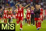 06.09.2025, Google-Pixel Frauenfussball Bundesliga 2025/2026, 1.Spieltag, FC Bayern Mnchen - Bayer 04 Leverkusen, in der Allianz-Arena Mnchen, Magdalena Eriksson (FC Bayern Mnchen) Schlussjubel. Katharina Naschenweng (FC Bayern Mnchen), 

