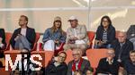 06.09.2025, Google-Pixel Frauenfussball Bundesliga 2025/2026, 1.Spieltag, FC Bayern Mnchen - Bayer 04 Leverkusen, in der Allianz-Arena Mnchen, Ehrentribne mit Lothar Matthus und Freundin Theresa Sommer. Ehren-Prsident Uli Hoene (FC Bayern Mnchen, Hoeness), 