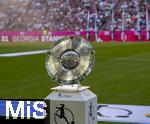 06.09.2025, Google-Pixel Frauenfussball Bundesliga 2025/2026, 1.Spieltag, FC Bayern Mnchen - Bayer 04 Leverkusen, in der Allianz-Arena Mnchen,  Die Meisterschale, die Trophe steht auf der Stele bereit.

