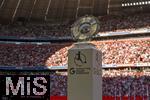 06.09.2025, Google-Pixel Frauenfussball Bundesliga 2025/2026, 1.Spieltag, FC Bayern Mnchen - Bayer 04 Leverkusen, in der Allianz-Arena Mnchen,  Die Meisterschale, die Trophe steht auf der Stele bereit.

